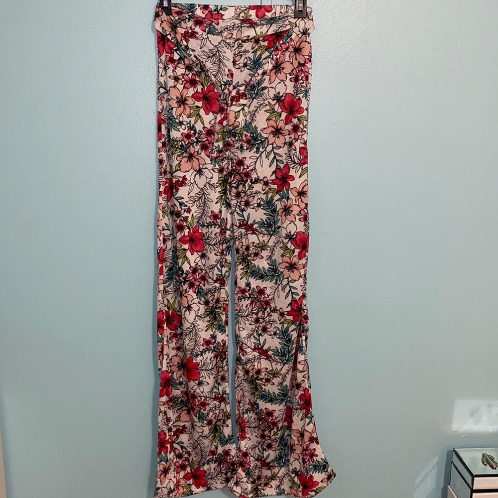 White Floral Beach pants 🌺